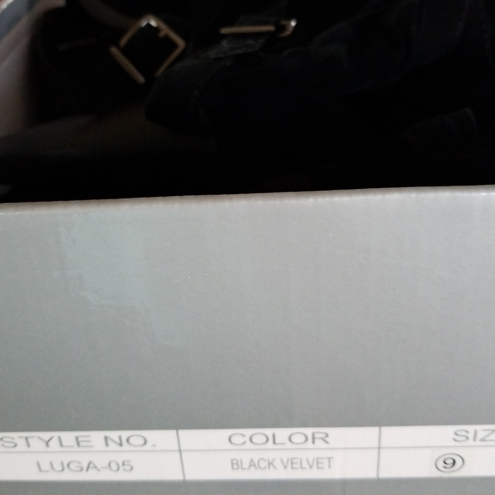 Boots - Picture 2 of 3